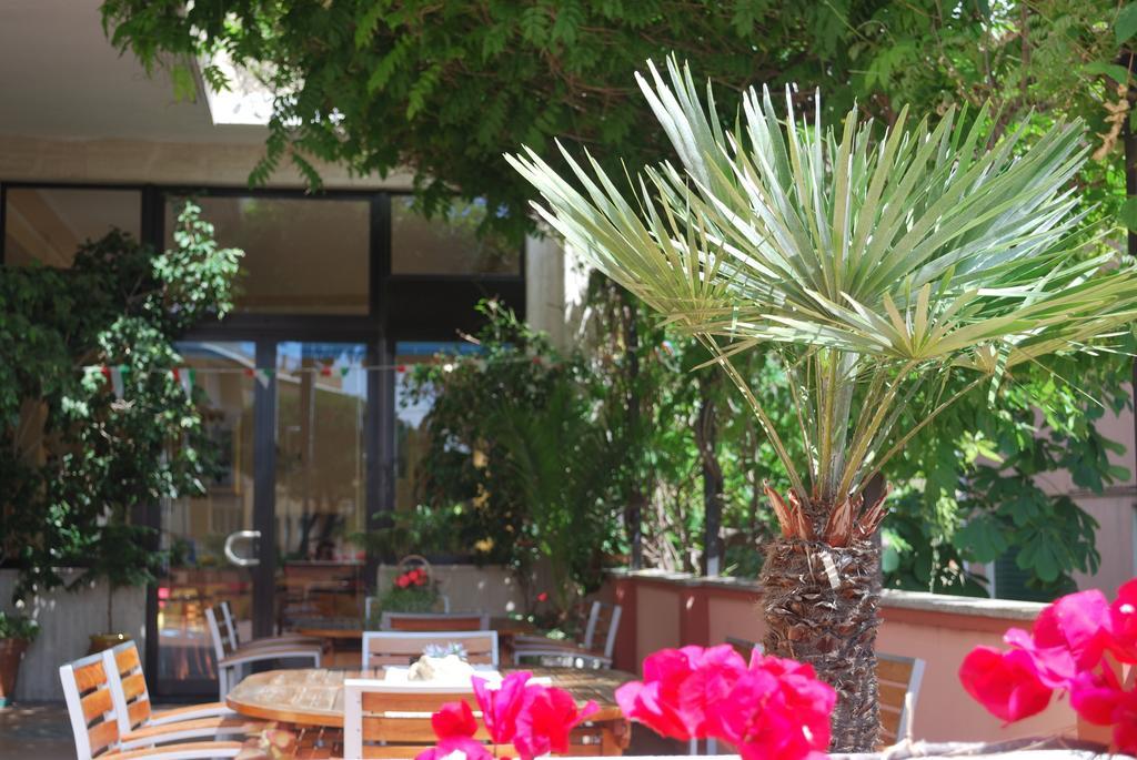 Hotel Galleano Laigueglia Exterior foto